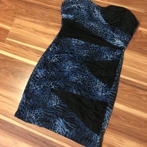🤩Sexy mini strapless dress! Blue cheetah print.
